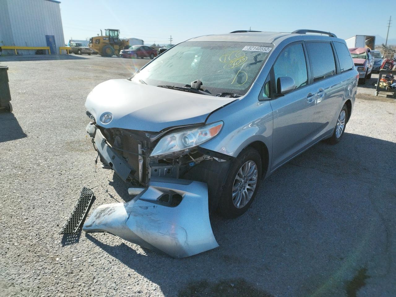 Photo 2 from auction – 2012 TOYOTA SIENNA XLE with VIN 5TDYK3DC6CS181710