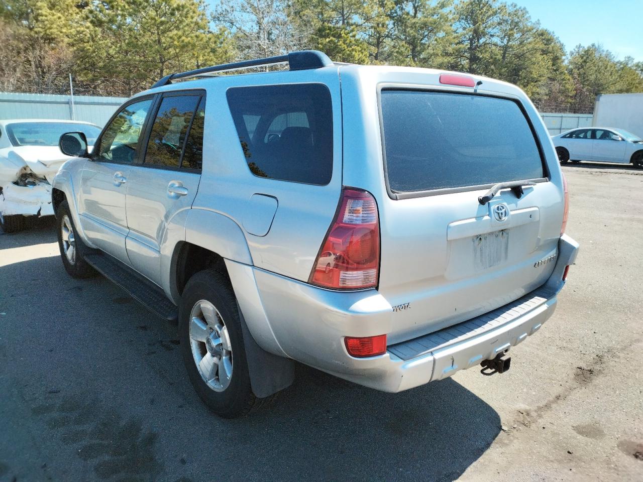 Photo 3 from auction – 2005 TOYOTA 4RUNNER SR with VIN JTEBU14R150061050