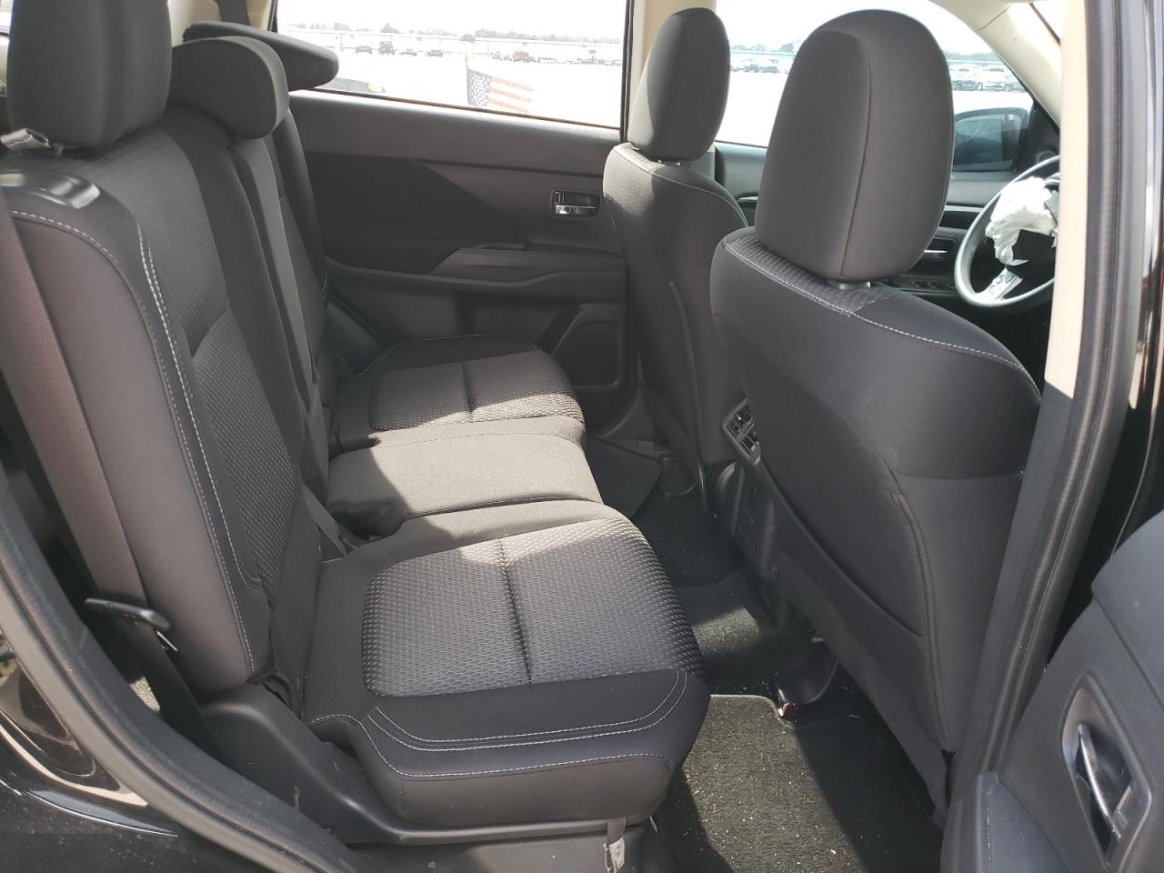 Photo 6 from auction – 2019 MITSUBISHI OUTLANDER with VIN JA4AZ3A35KZ011735