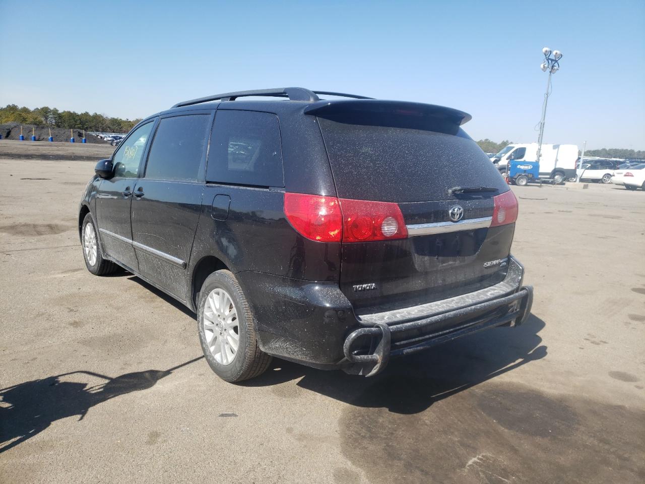Photo 3 from auction – 2008 TOYOTA SIENNA with VIN 5TDBK22C38S013341