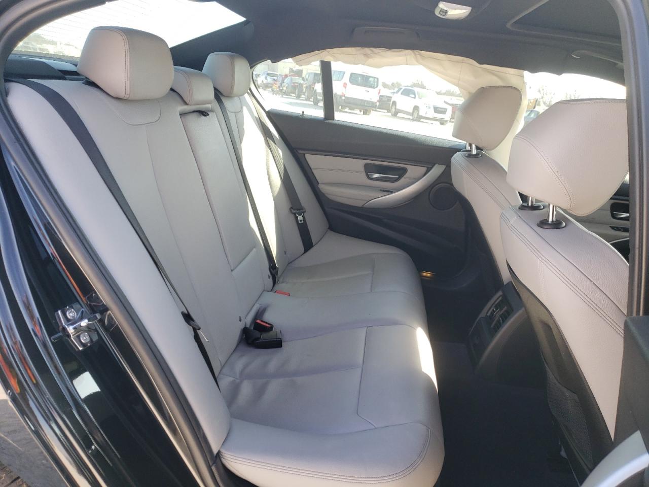 Photo 6 from auction – 2012 BMW 328 I with VIN WBA3A5G53CNP16517