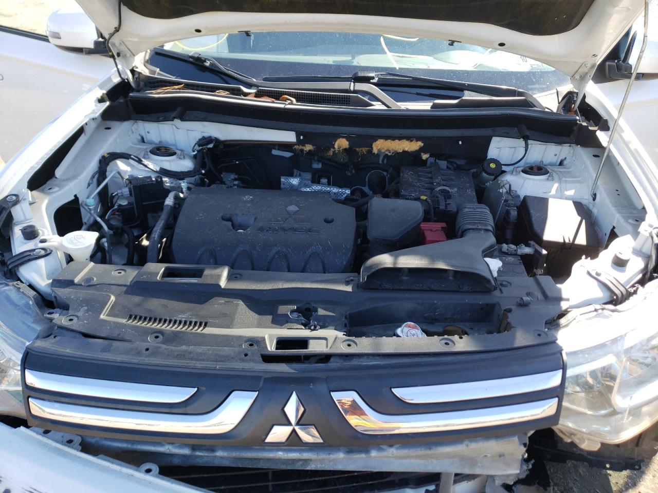 Фото 7 с аукциона – 2014 MITSUBISHI OUTLANDER с VIN JA4AD3A30EZ009846