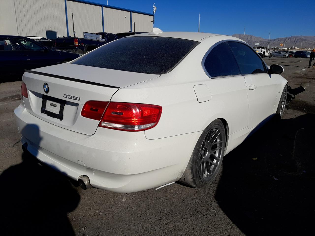 Photo 4 from auction – 2007 BMW 335 I with VIN WBAWB73597P037082