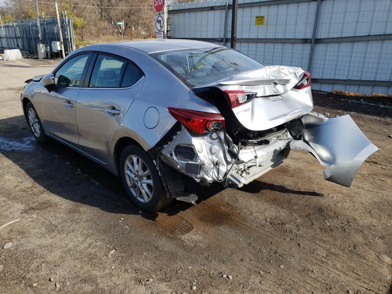Photo 3 from auction – 2016 MAZDA 3 TOURING with VIN JM1BM1V75G1302851