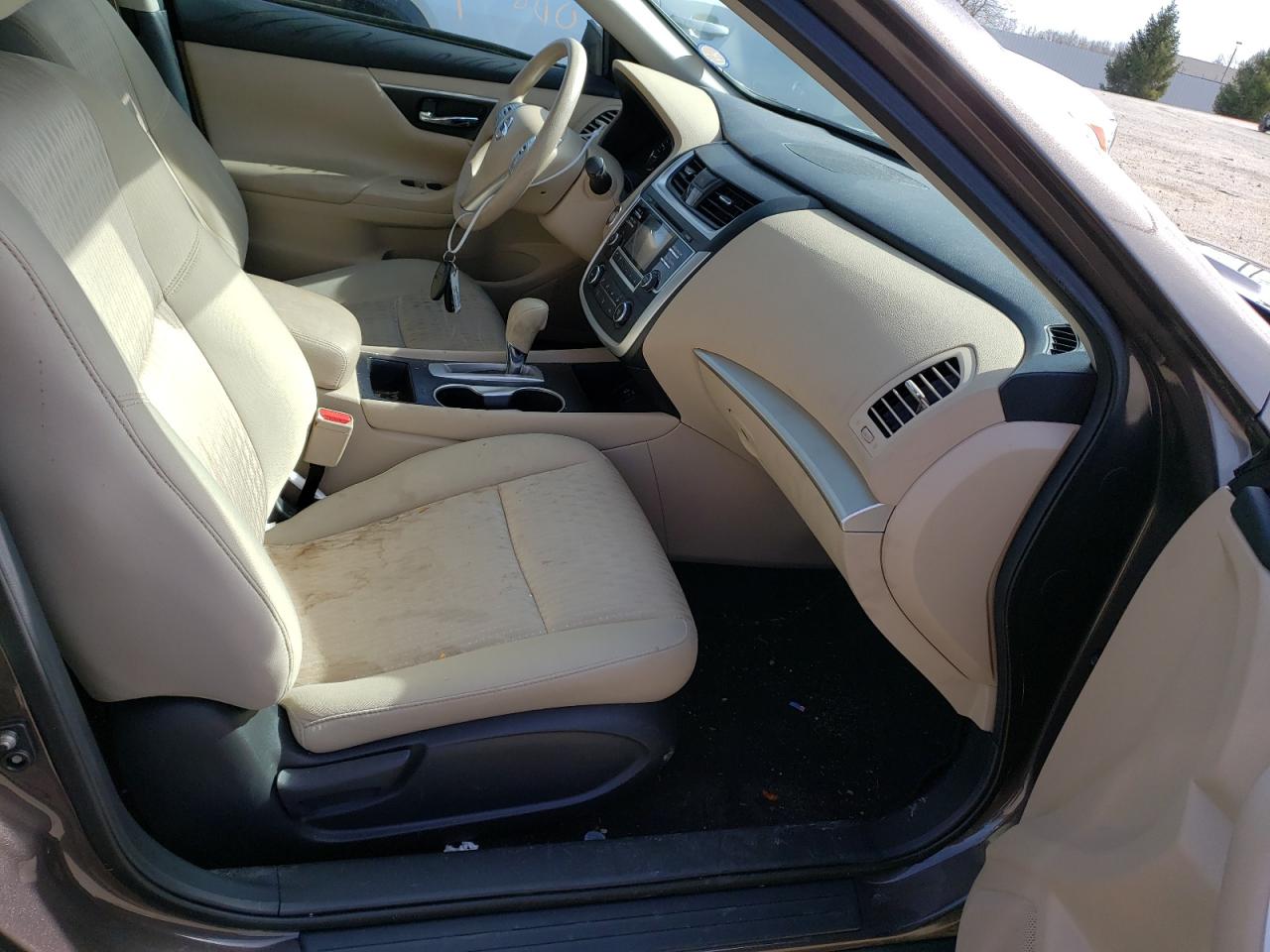 Photo 5 from auction – 2016 NISSAN ALTIMA 2.5 with VIN 1N4AL3AP2GN385251