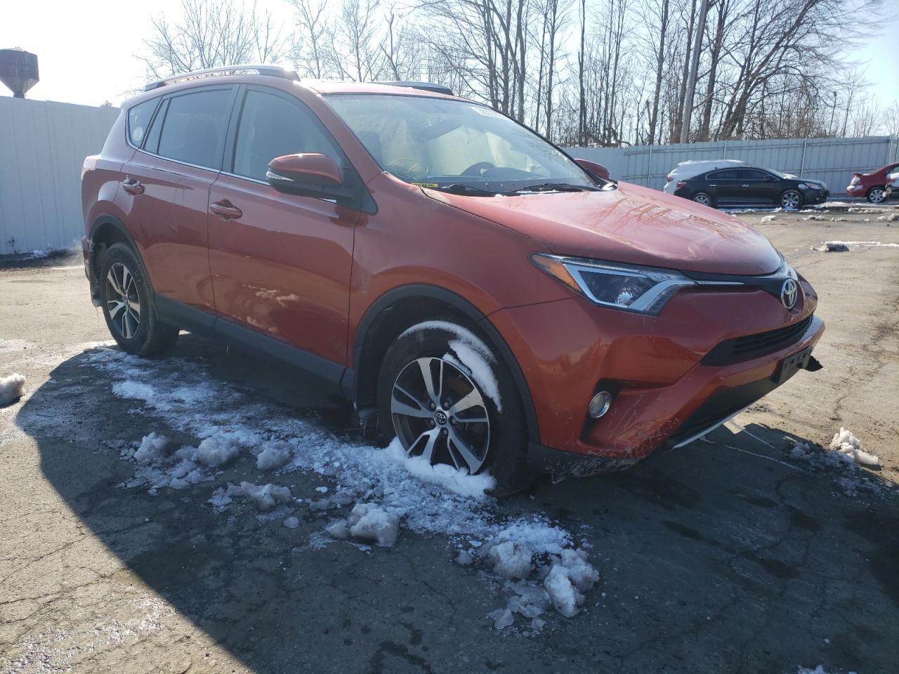 TOYOTA RAV4 XLE 2016 with VIN JTMRFREV6GJ086045 - Photo from auction
