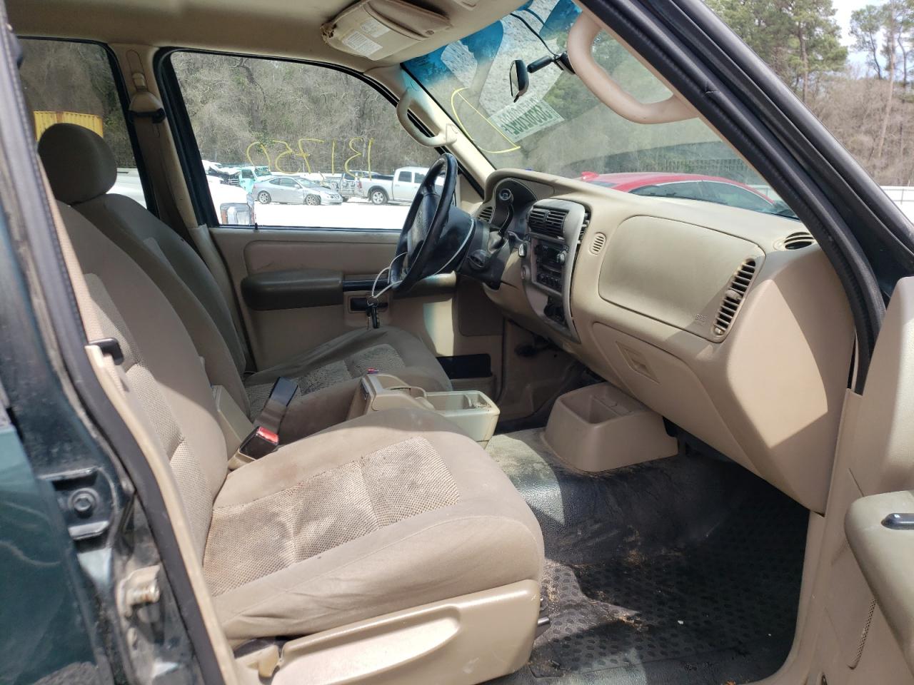 Photo 5 from auction – 2004 FORD EXPLORER S with VIN 1FMZU77K94UB43230