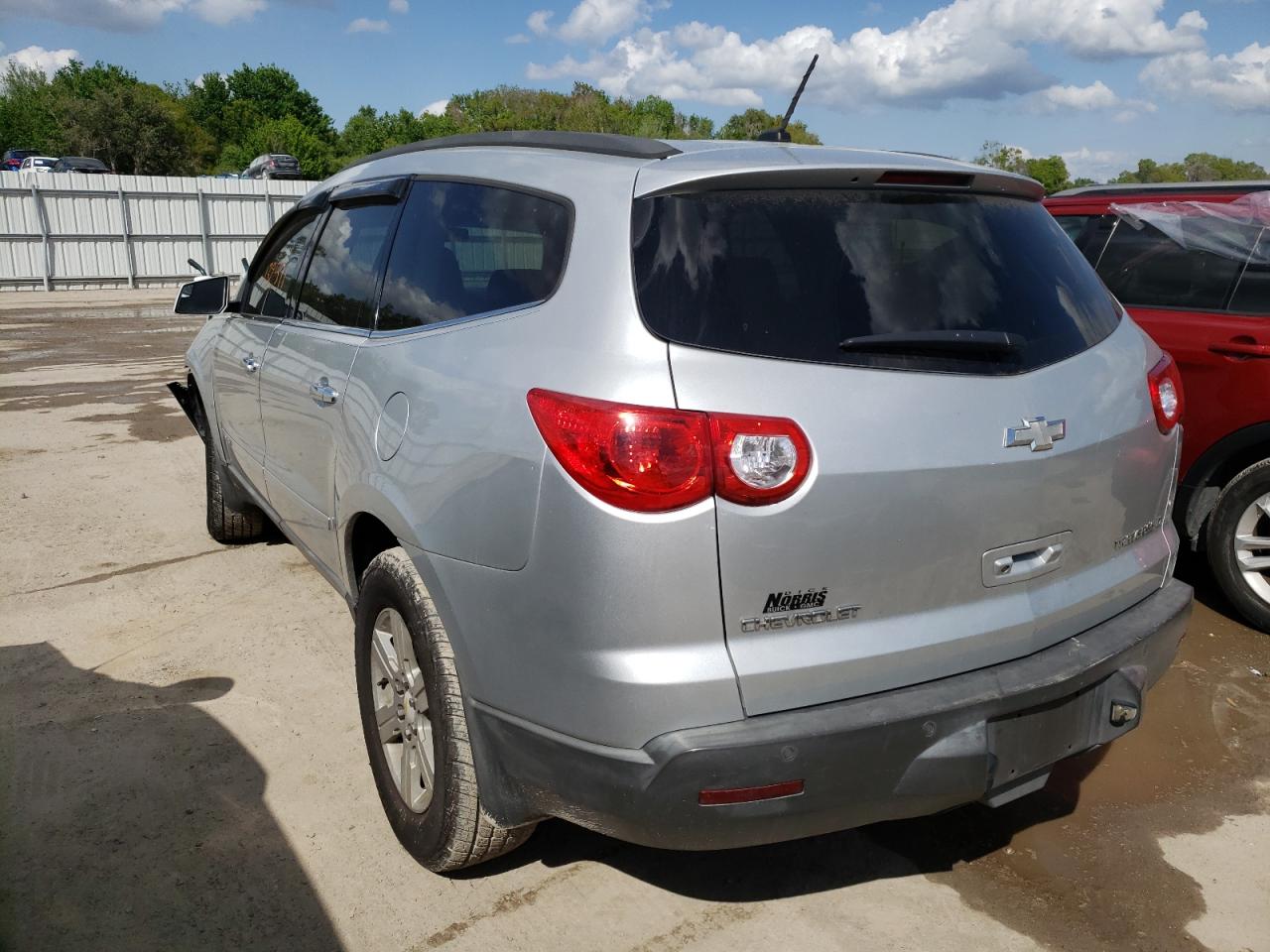 Photo 3 from auction – 2009 CHEVROLET TRAVERSE L with VIN 1GNER23D99S181629