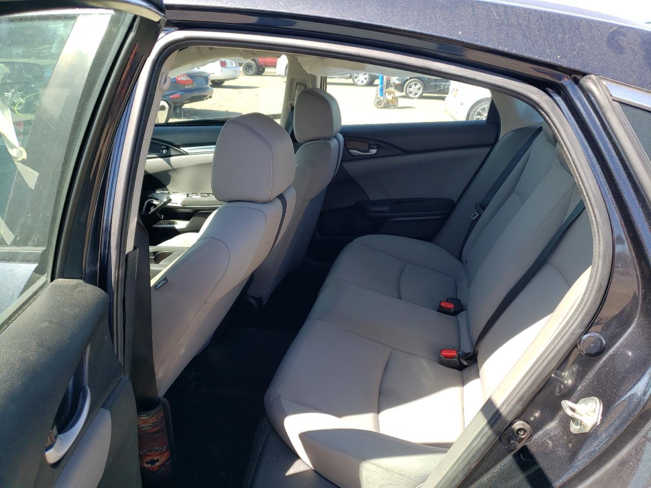 Photo 6 from auction – 2018 HONDA CIVIC LX with VIN 2HGFC2F5XJH520236