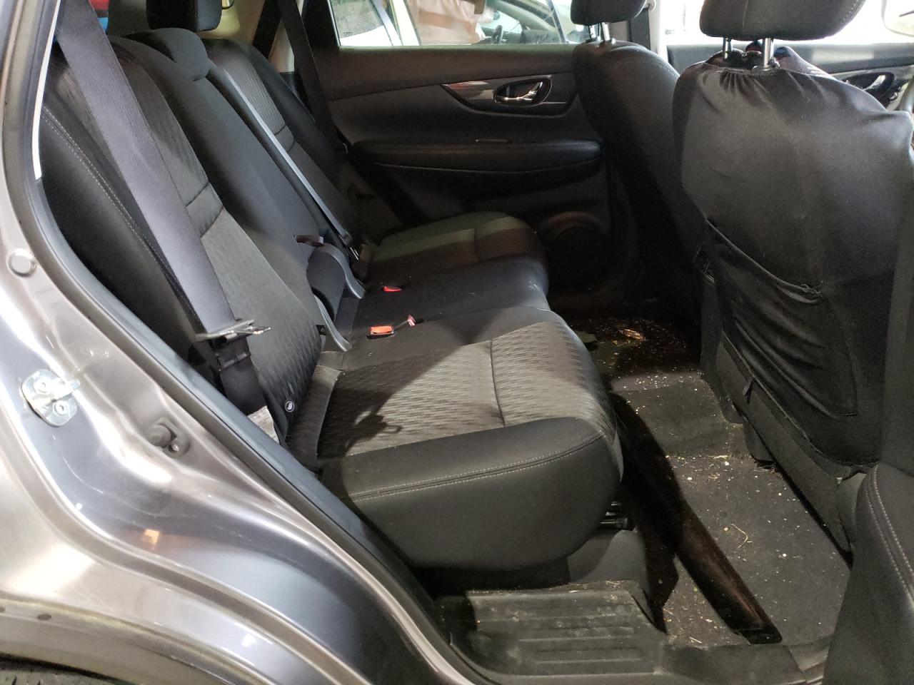 Photo 6 from auction – 2017 NISSAN ROGUE S with VIN KNMAT2MT7HP595136