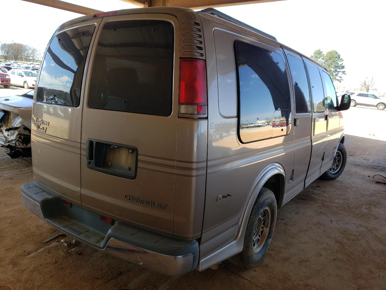 Photo 4 from auction – 1998 CHEVROLET EXPRESS G1 with VIN 1GBFG15R1W1038024