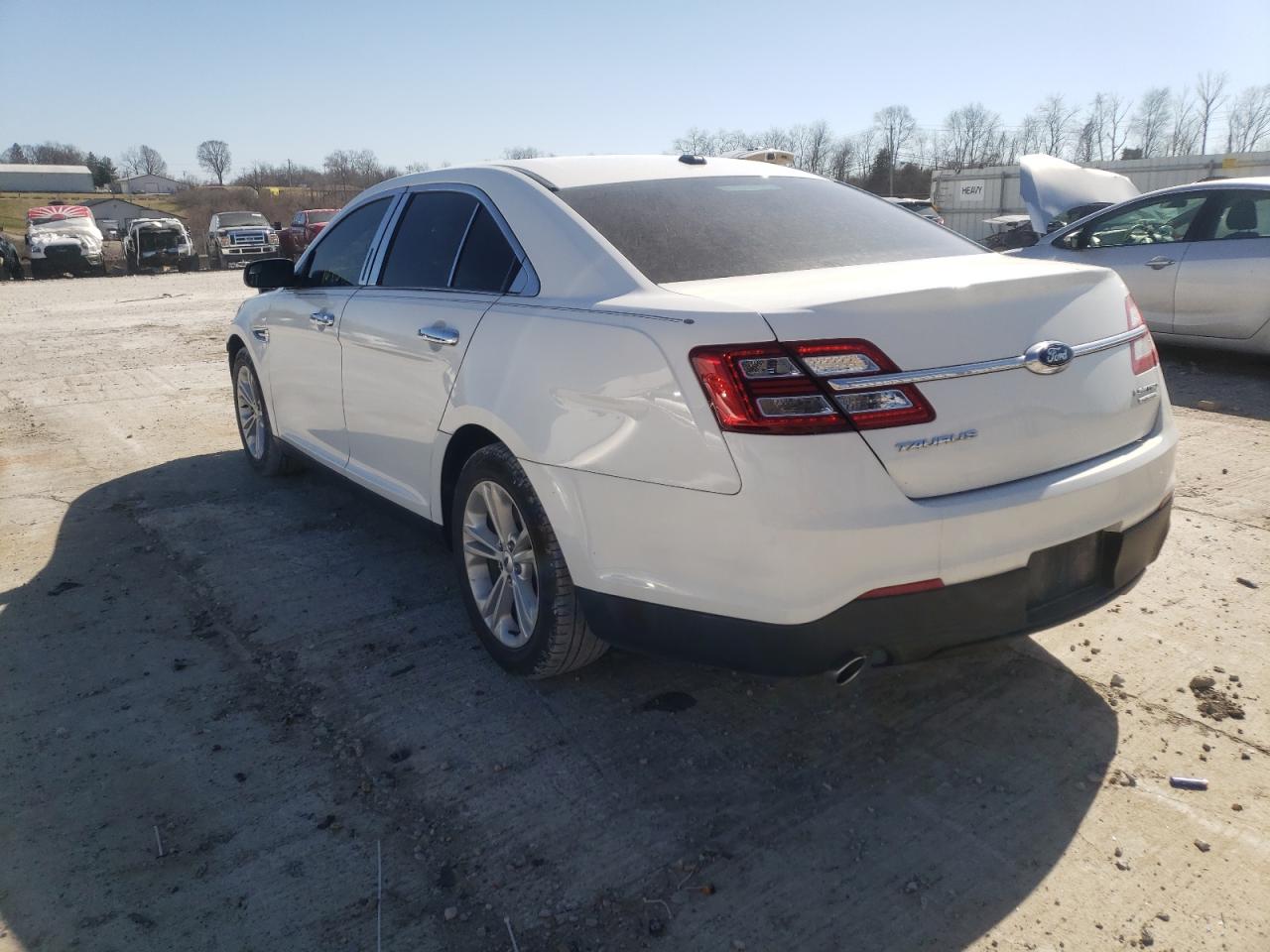 Photo 3 from auction – 2015 FORD TAURUS SE with VIN 1FAHP2D83FG142889