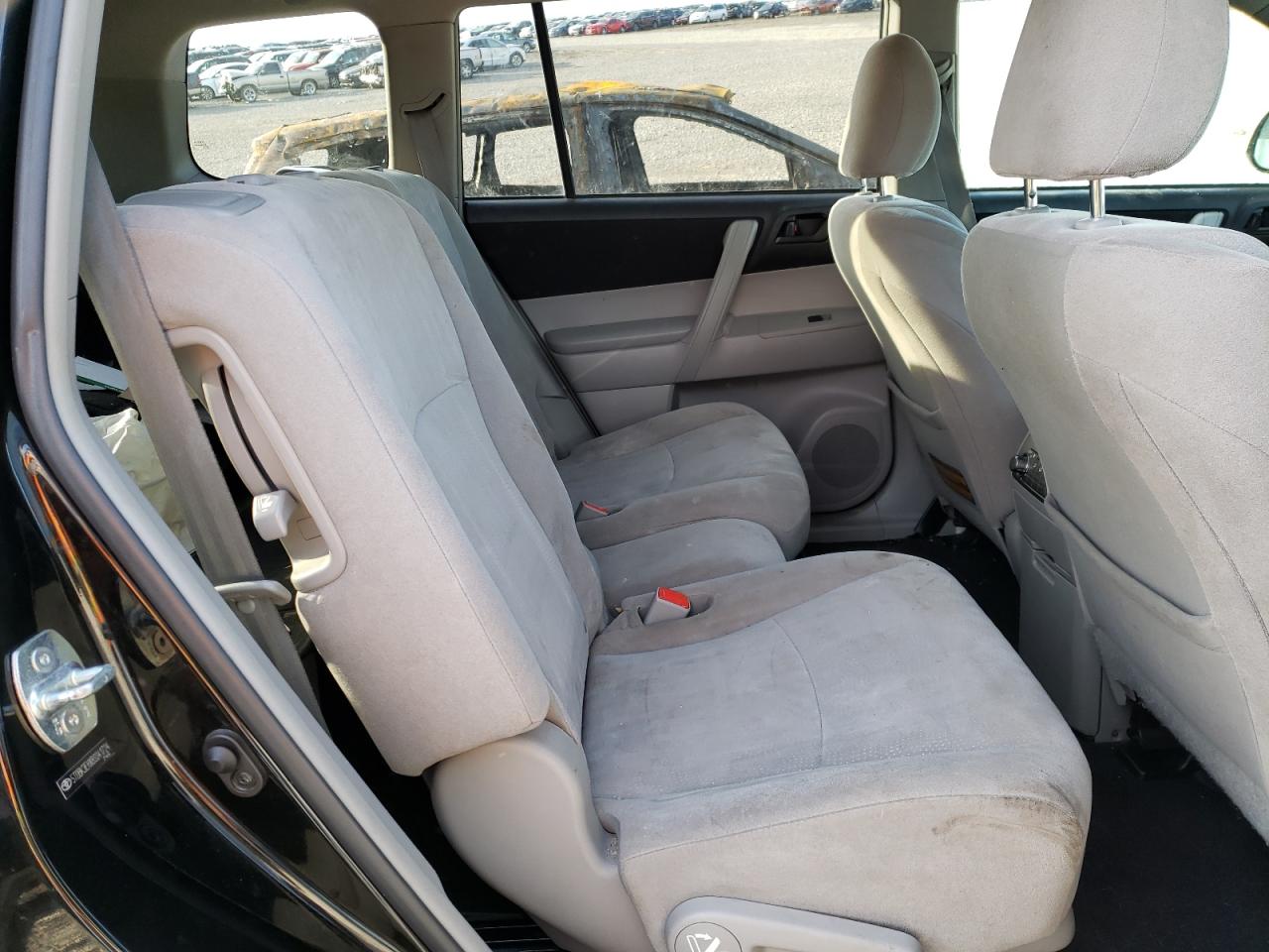 Photo 6 from auction – 2011 TOYOTA HIGHLANDER with VIN 5TDBK3EHXBS041724