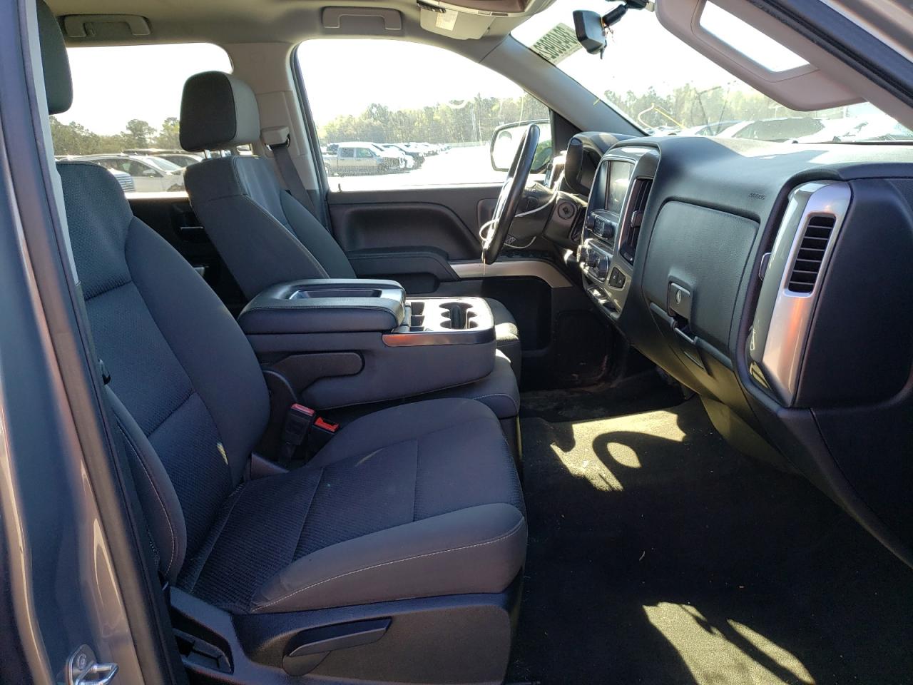 Photo 5 from auction – 2017 CHEVROLET SILVERADO with VIN 3GCUKREC2HG319166