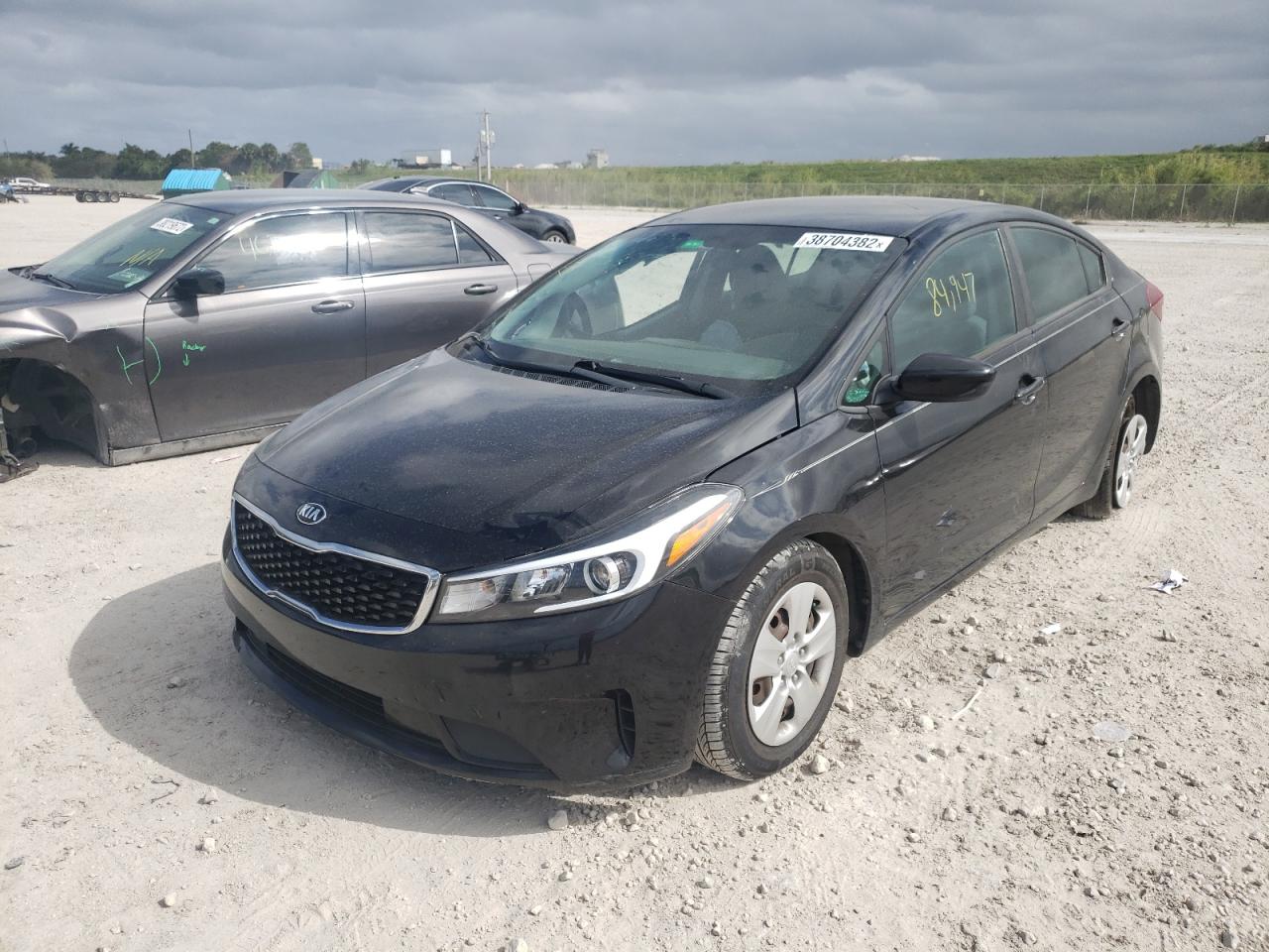 Photo 2 from auction – 2017 KIA FORTE LX with VIN 3KPFK4A72HE011303