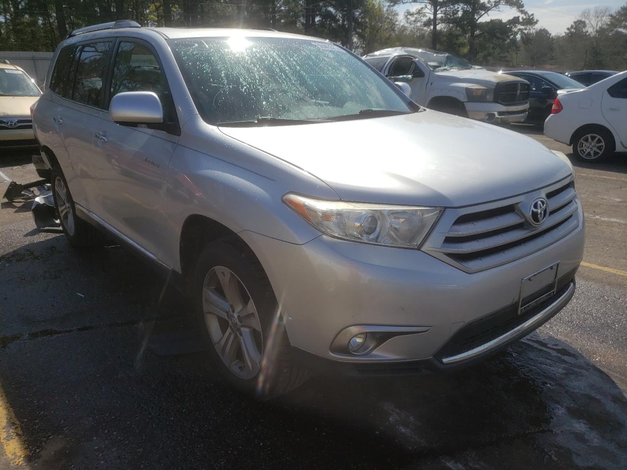 TOYOTA HIGHLANDER 2013 with VIN 5TDDK3EH4DS216173 - Photo from auction
