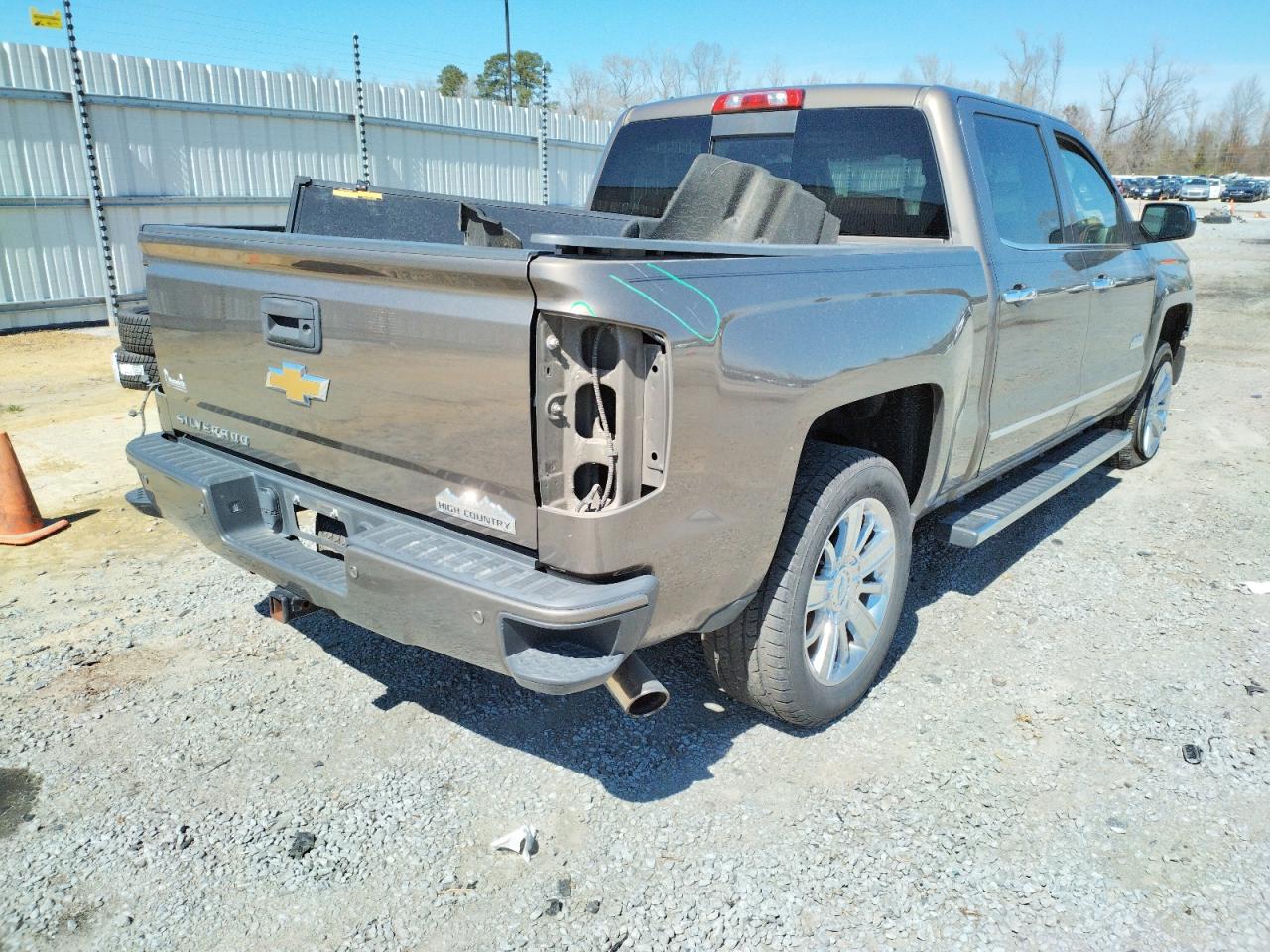 Photo 4 from auction – 2015 CHEVROLET SILVERADO with VIN 3GCUKTEC8FG365952