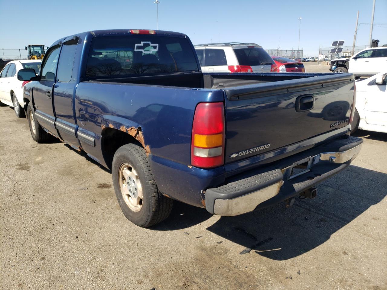 Photo 3 from auction – 2000 CHEVROLET SILVERADO with VIN 1GCEC19V8YZ186704