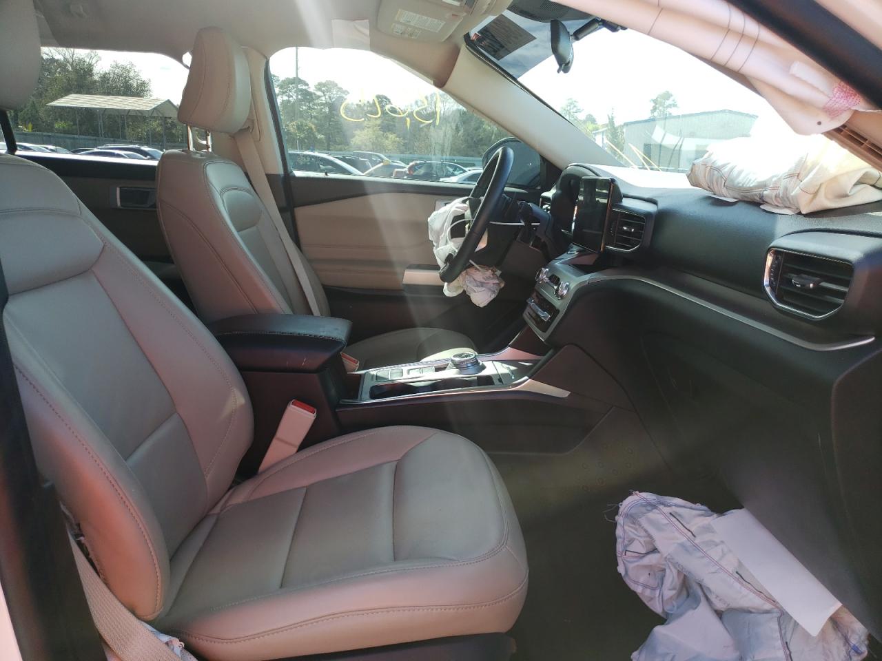 Photo 5 from auction – 2021 FORD EXPLORER X with VIN 1FMSK7DH8MGA55722