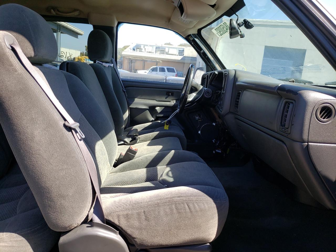 Photo 5 from auction – 2004 CHEVROLET SILVERADO with VIN 2GCEC19T541161633