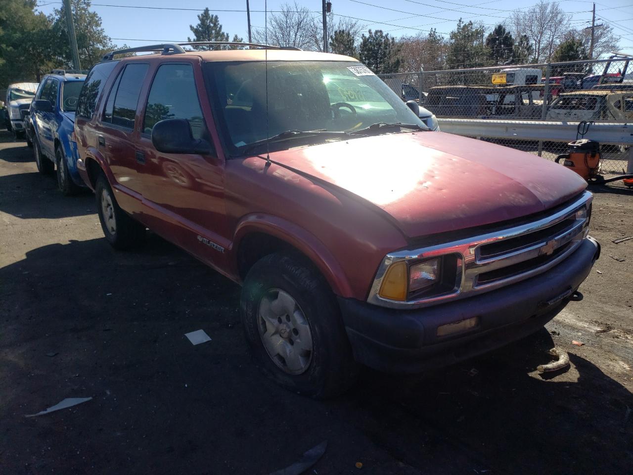 CHEVROLET BLAZER 1995 with VIN 1GNDT13W3S2207768 - Photo from auction