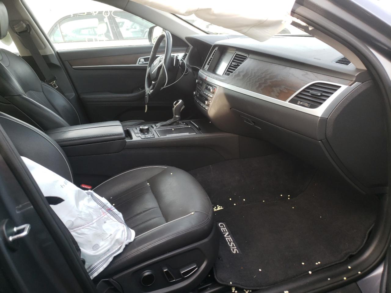 Photo 5 from auction – 2015 HYUNDAI GENESIS 3. with VIN KMHGN4JE5FU048429