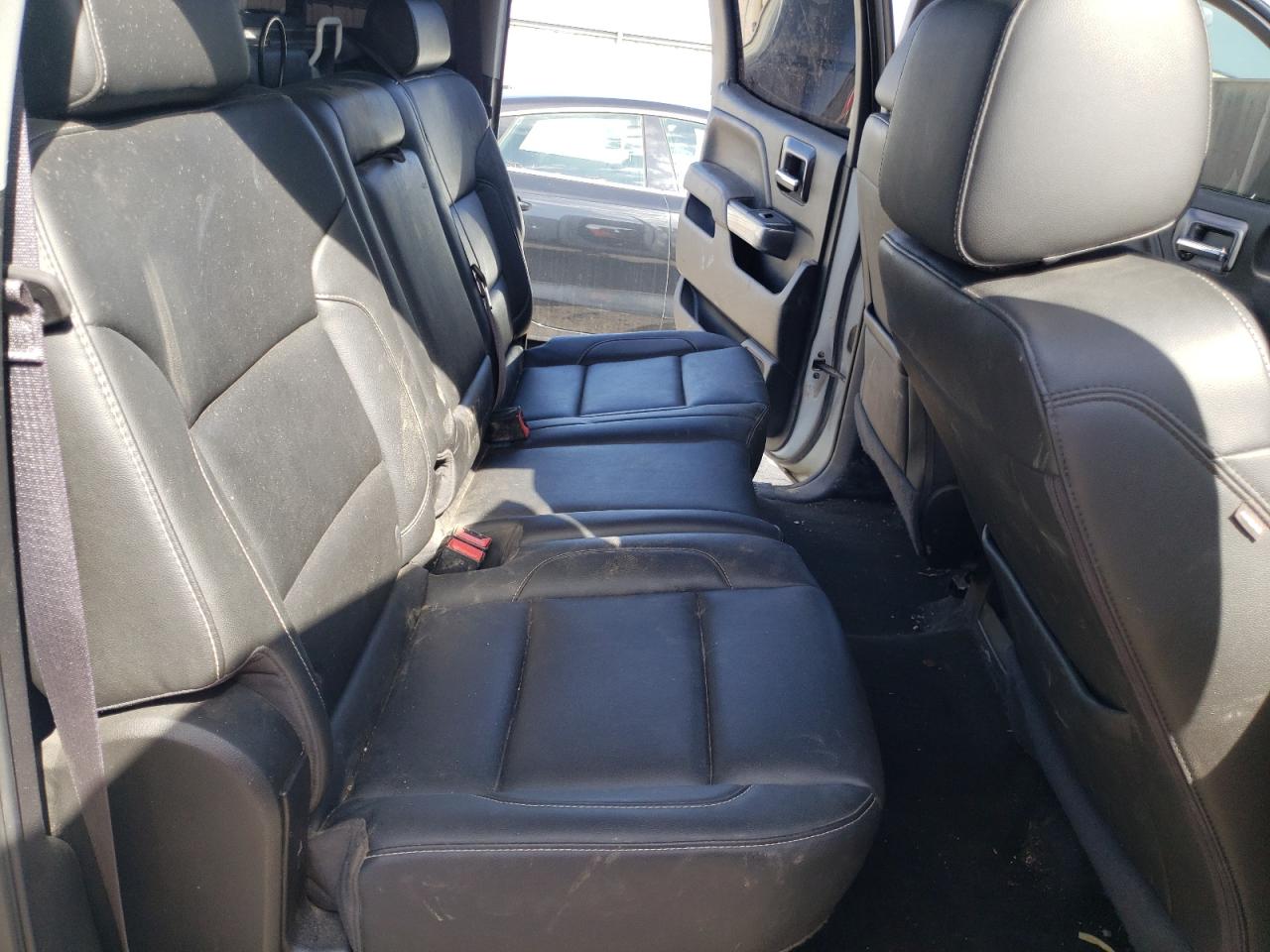 Photo 6 from auction – 2016 CHEVROLET SILVERADO with VIN 3GCUKREC9GG159902