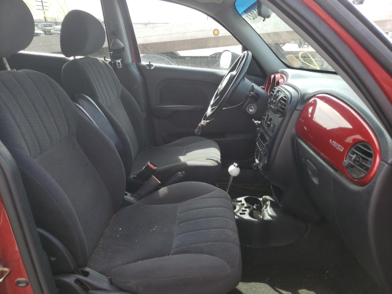 Photo 5 from auction – 2003 CHRYSLER PT CRUISER with VIN 3C4FY58B43T639737