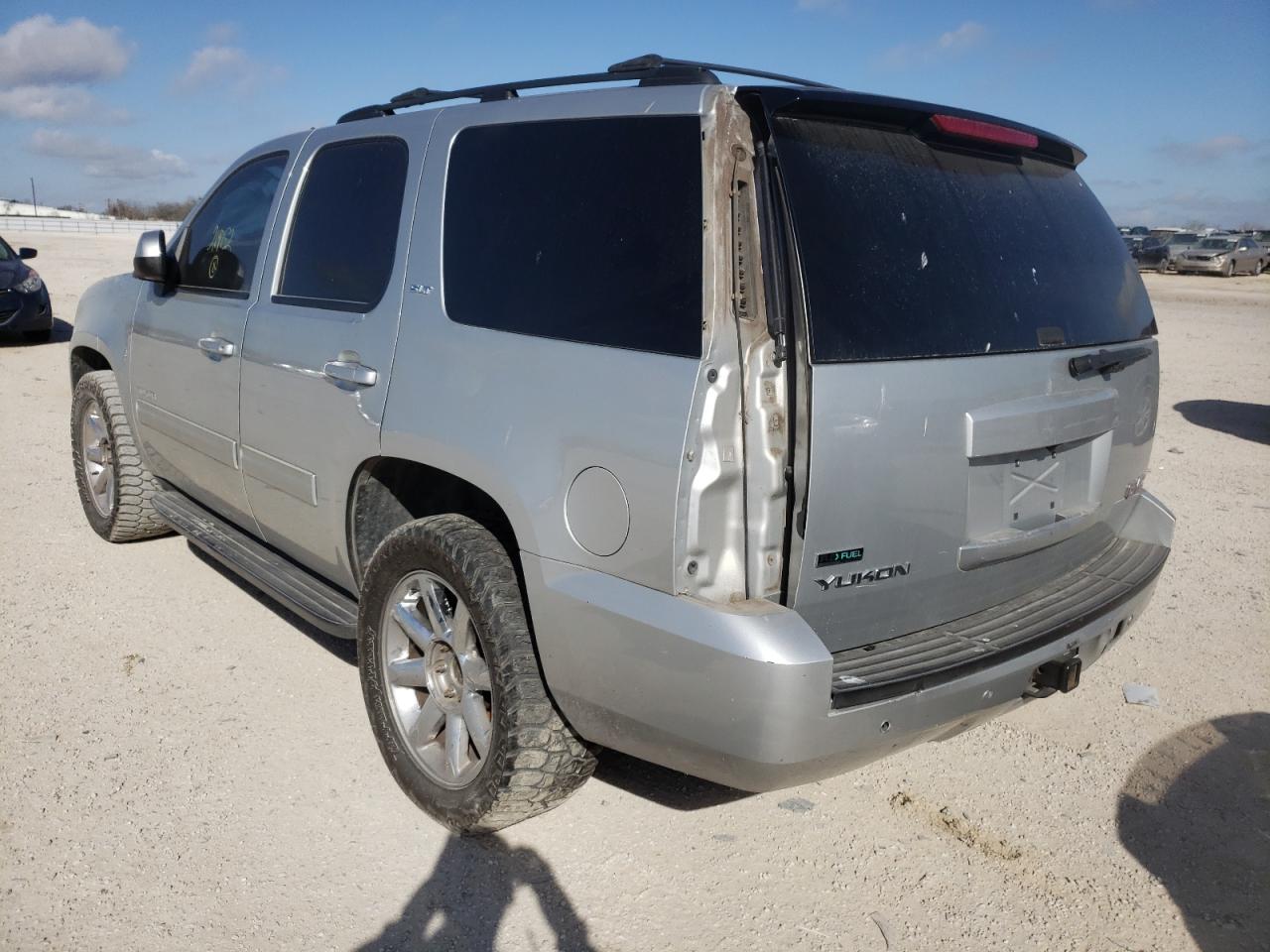 Photo 3 from auction – 2011 GMC YUKON SLT with VIN 1GKS1CE05BR219152