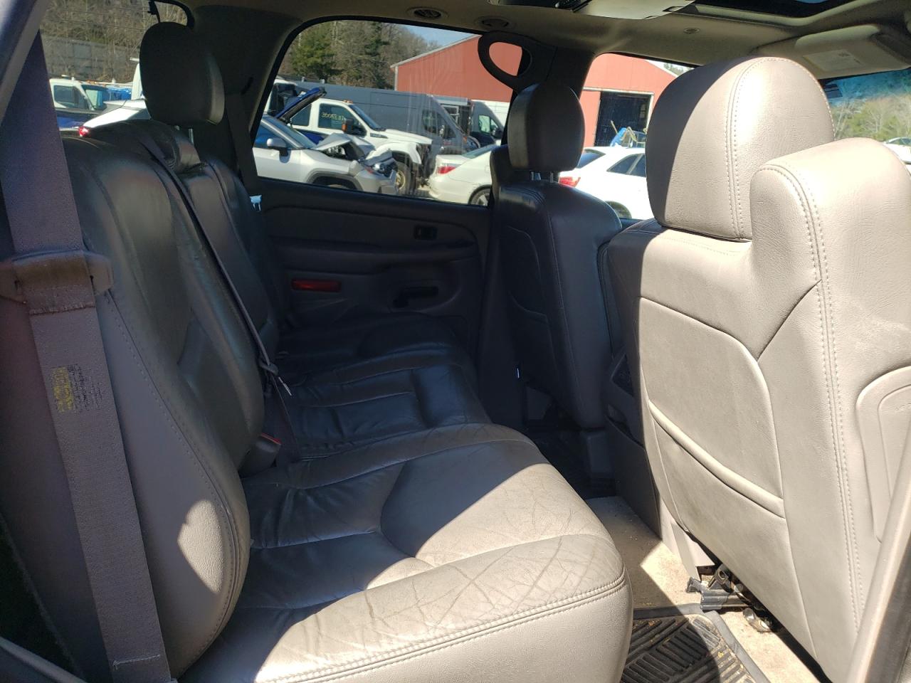 Photo 6 from auction – 2004 GMC YUKON with VIN 1GKEK13T34R160049