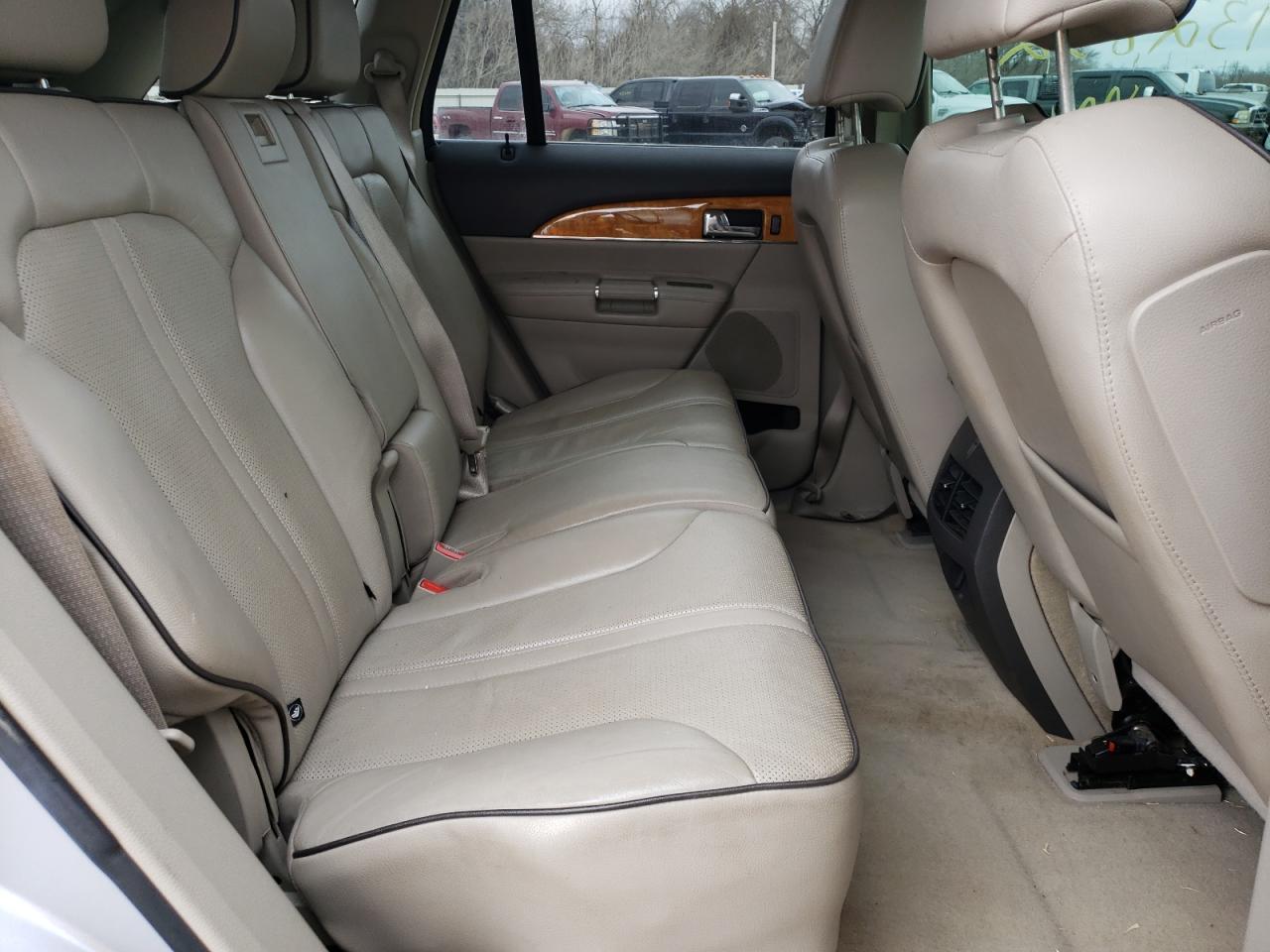 Photo 6 from auction – 2011 LINCOLN MKX with VIN 2LMDJ6JK9BBJ24934