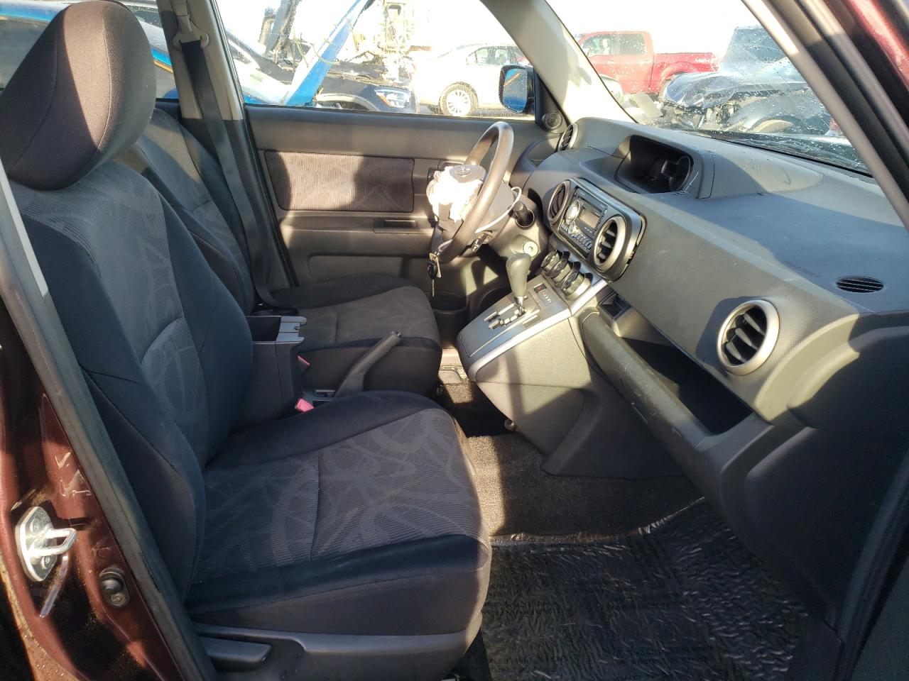 Photo 5 from auction – 2011 SCION XB with VIN JTLZE4FEXB1132770