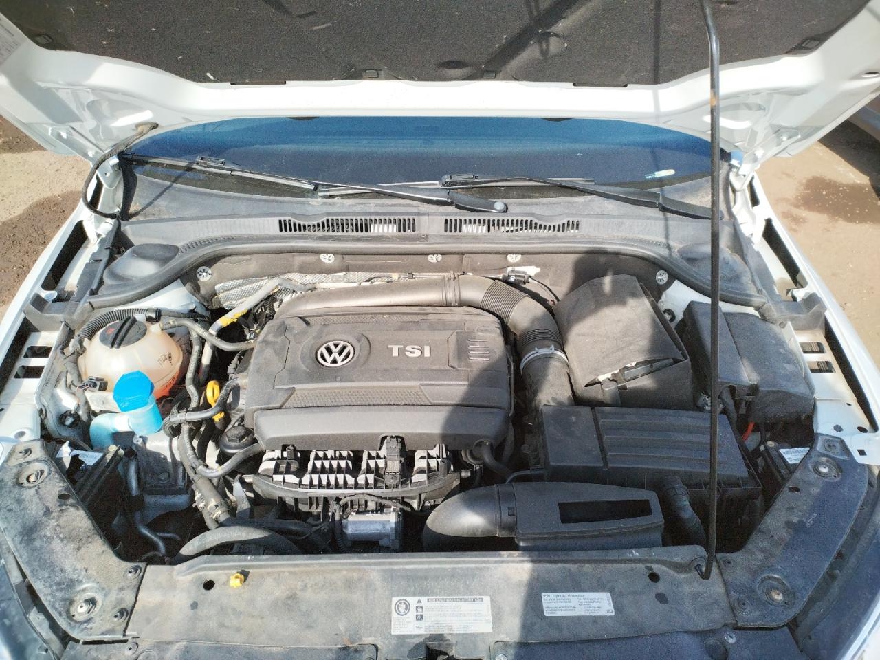 Photo 7 from auction – 2016 VOLKSWAGEN JETTA SEL with VIN 3VWL17AJ3GM250539