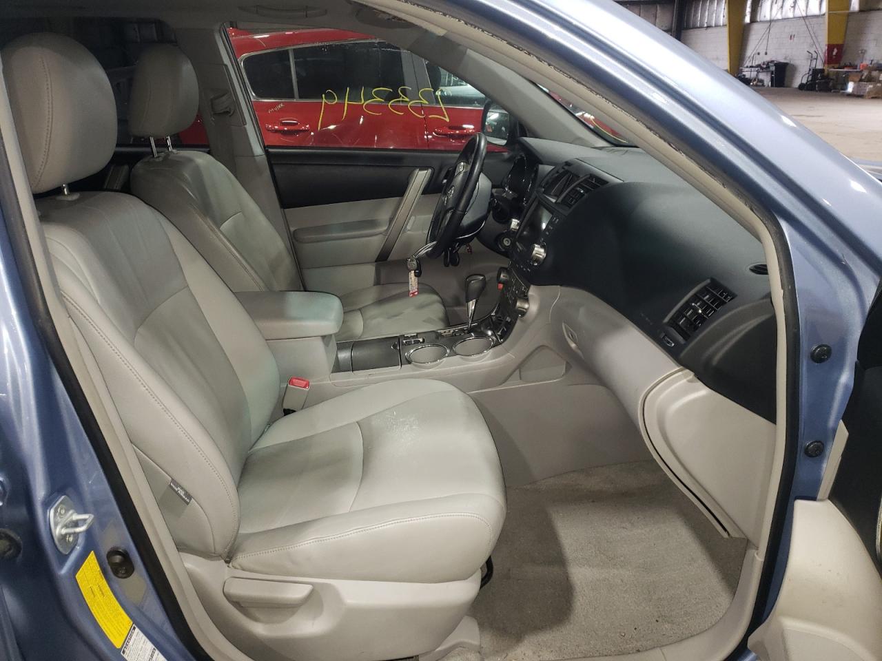 Photo 5 from auction – 2008 TOYOTA HIGHLANDER with VIN JTEES43A282089660