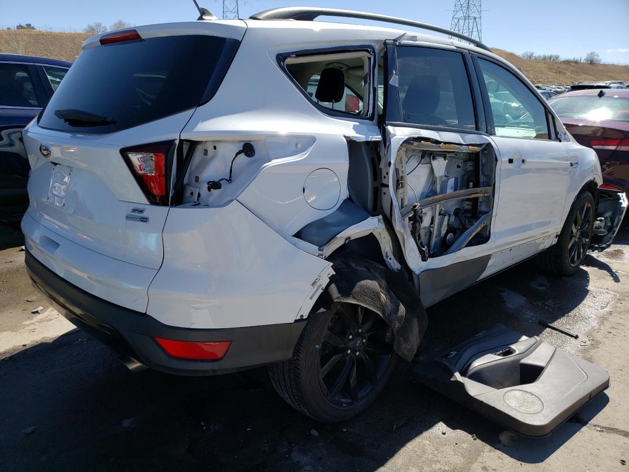 Photo 4 from auction – 2019 FORD ESCAPE SE with VIN 1FMCU9GD9KUA06756