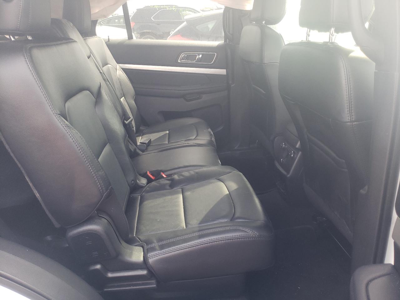 Photo 6 from auction – 2017 FORD EXPLORER X with VIN 1FM5K7D81HGC53500