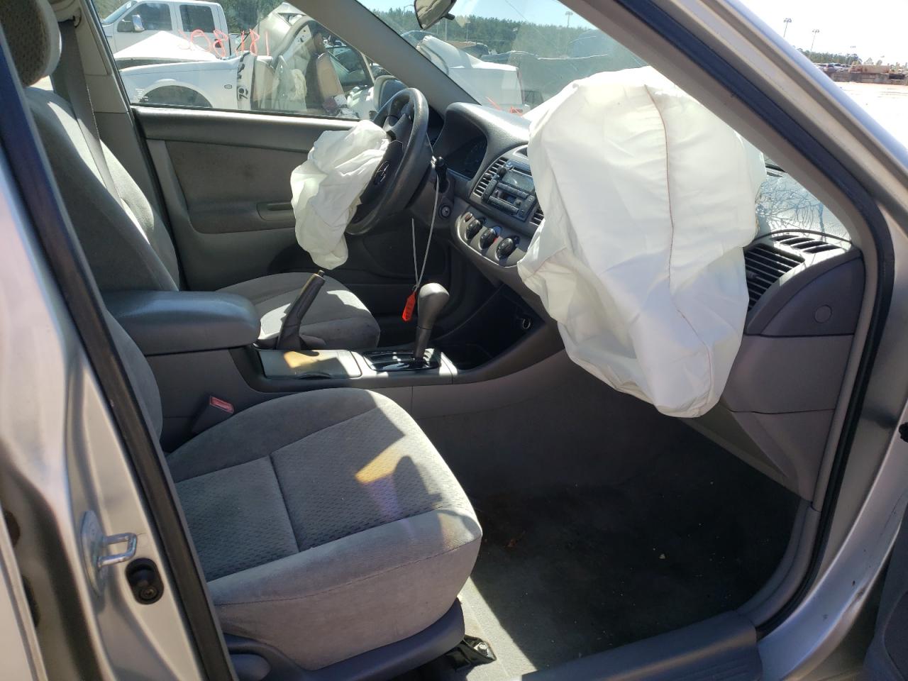 Photo 5 from auction – 2003 TOYOTA CAMRY LE with VIN 4T1BE32K33U768428