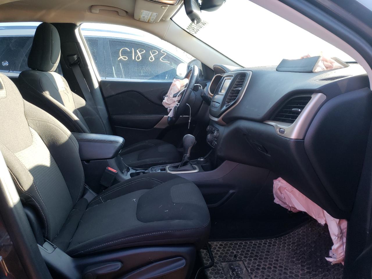 Photo 5 from auction – 2017 JEEP CHEROKEE L with VIN 1C4PJMCS5HW602322