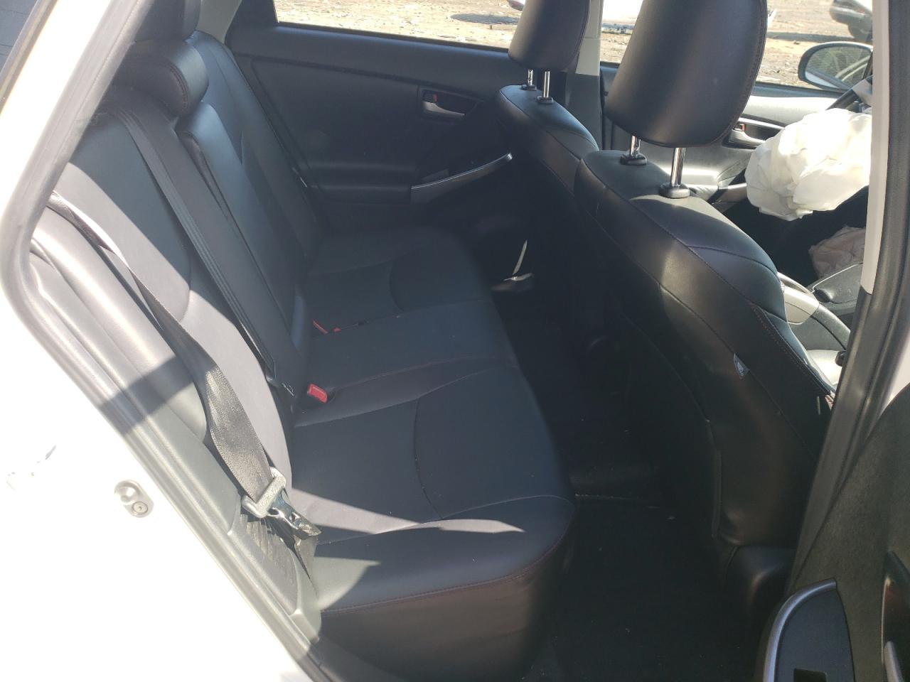 Photo 6 from auction – 2013 TOYOTA PRIUS with VIN JTDKN3DU8D5621746