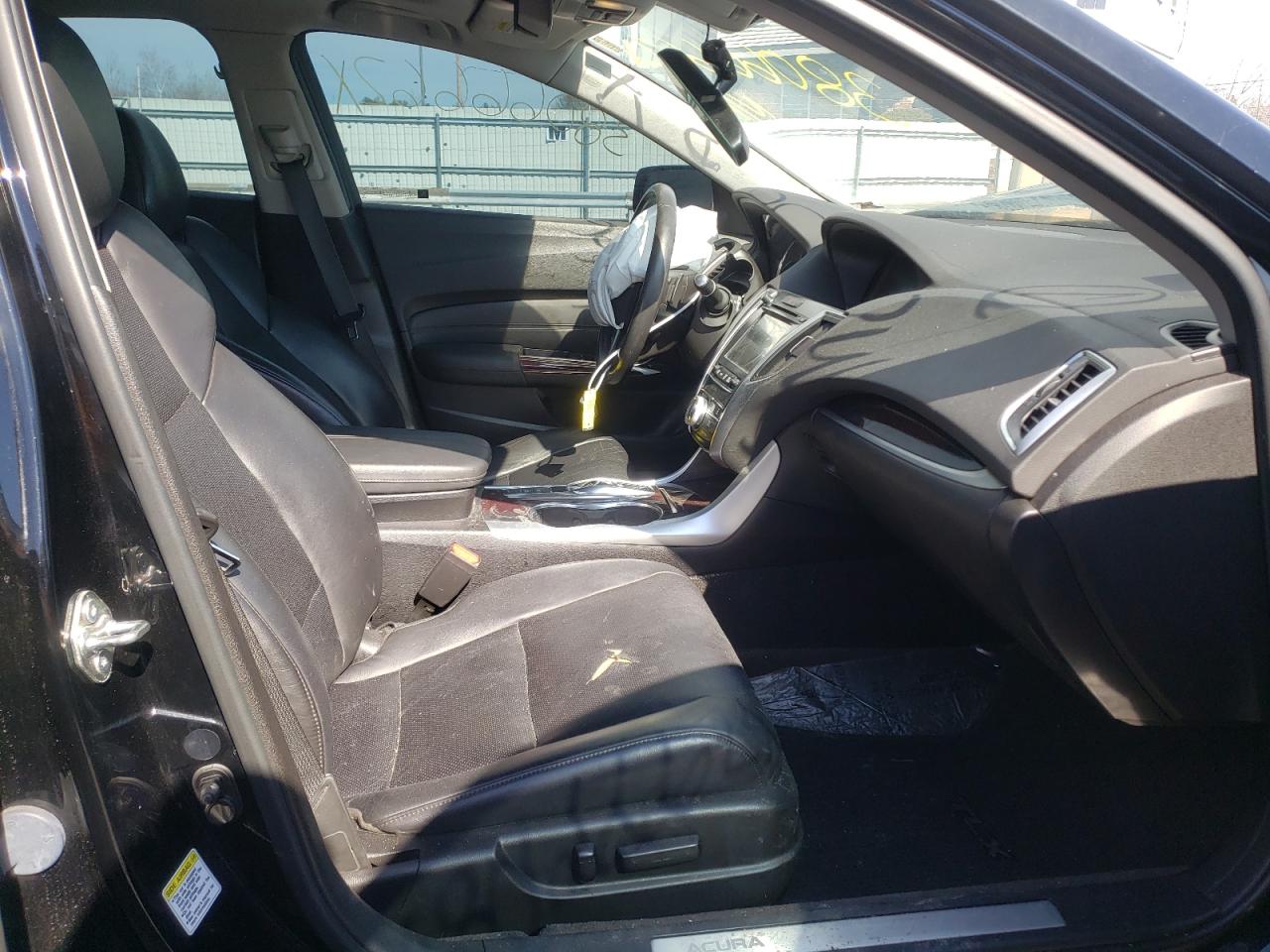 Foto 5 de la subasta – 2015 ACURA TLX TECH con VIN 19UUB3F57FA004700