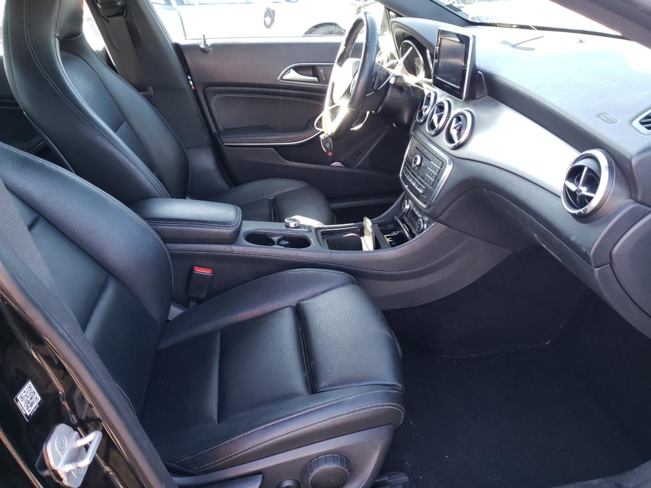 Photo 5 from auction – 2016 MERCEDES-BENZ CLA 250 with VIN WDDSJ4EB5GN294537