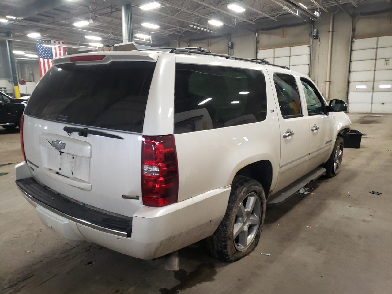Photo 4 from auction – 2011 CHEVROLET SUBURBAN K with VIN 1GNSKKE36BR288906