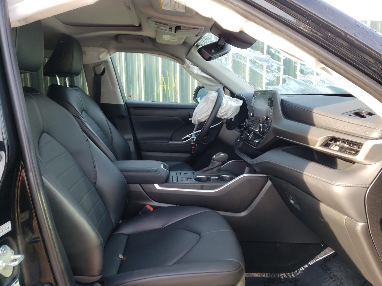 Photo 5 from auction – 2021 TOYOTA HIGHLANDER with VIN 5TDGZRBH8MS524320