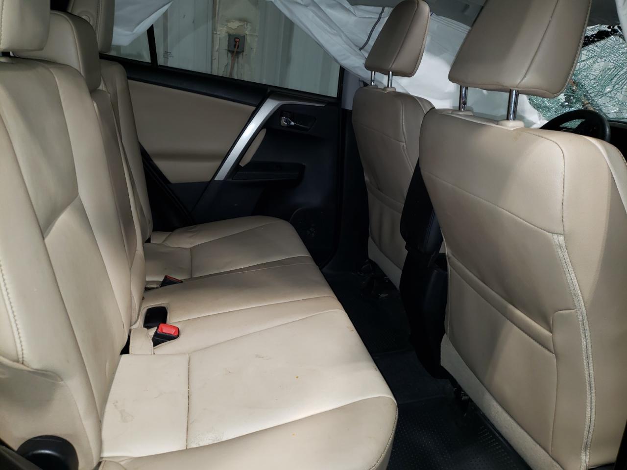Photo 6 from auction – 2015 TOYOTA RAV4 LIMIT with VIN 2T3YFREV0FW205221