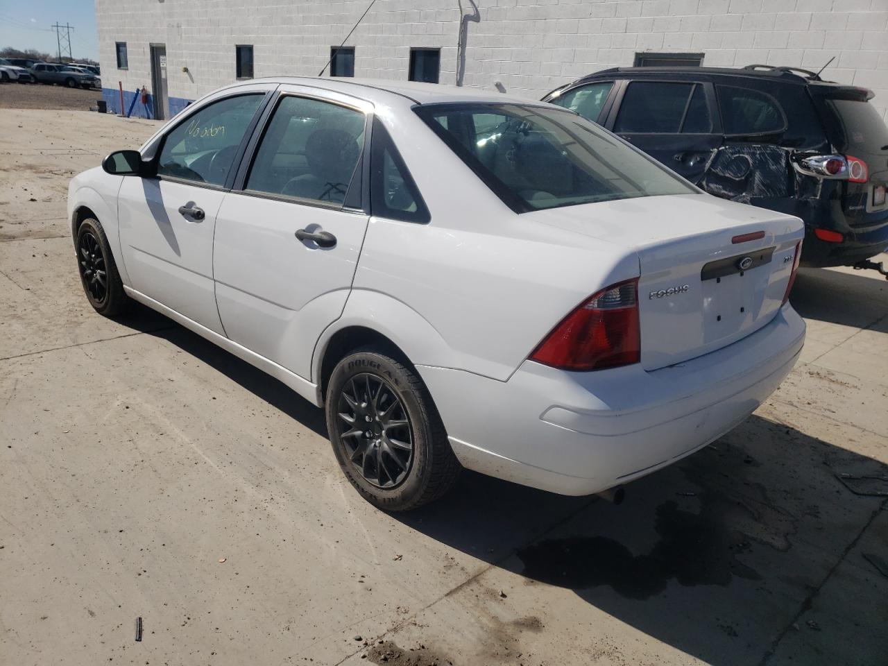 Photo 3 from auction – 2005 FORD FOCUS ZX4 with VIN 1FAFP34N35W203665
