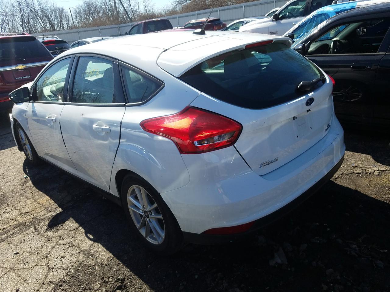 Photo 3 from auction – 2016 FORD FOCUS SE with VIN 1FADP3K27GL291236