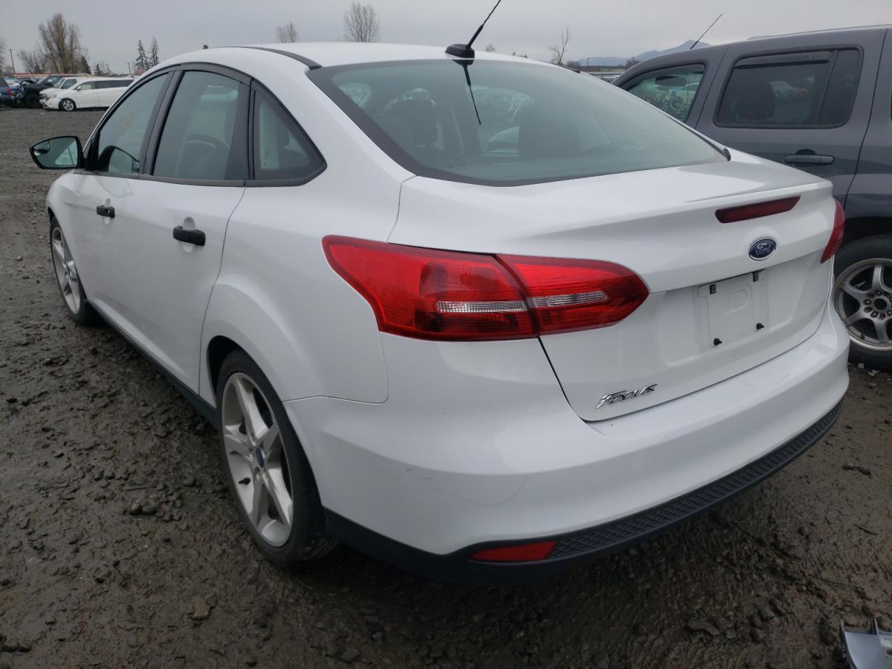 Photo 3 from auction – 2015 FORD FOCUS S with VIN 1FADP3E27FL375731