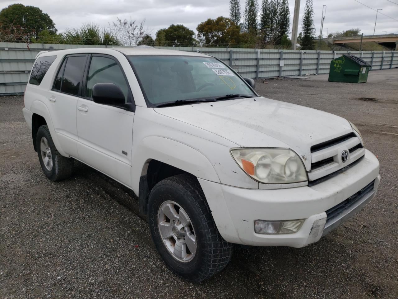 TOYOTA 4RUNNER SR 2004 with VIN JTEZU14R840024946 - Photo from auction