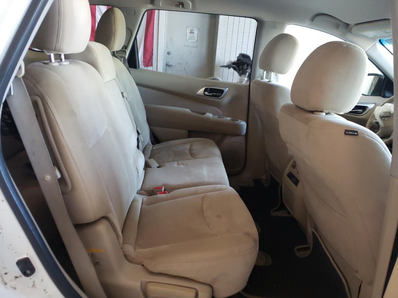 Photo 6 from auction – 2015 NISSAN PATHFINDER with VIN 5N1AR2MN4FC696182