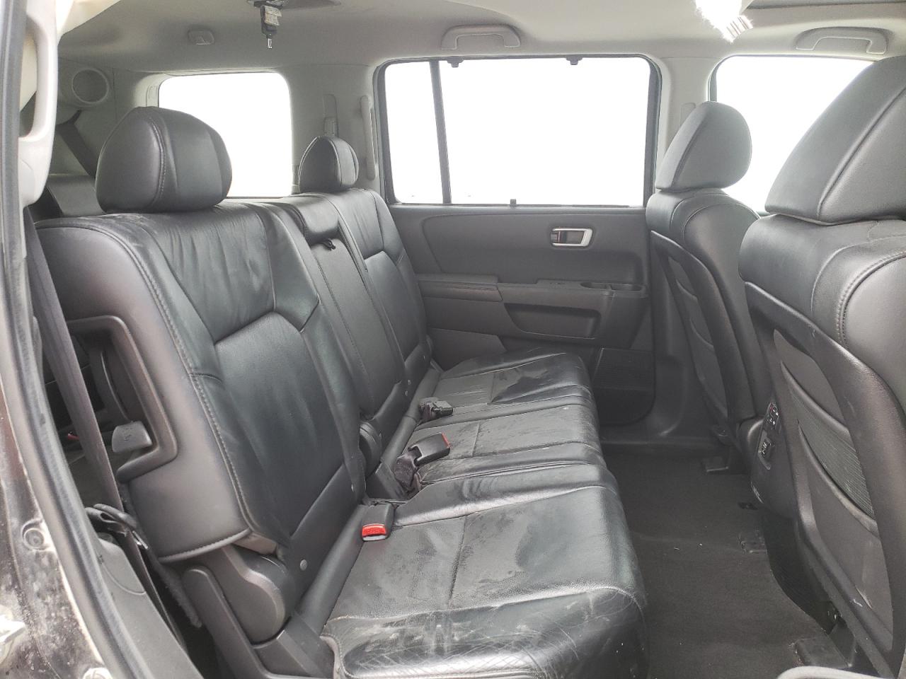 Photo 6 from auction – 2010 HONDA PILOT TOUR with VIN 5FNYF4H89AB017496
